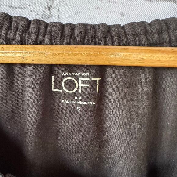 Preowned Ann Taylor LOFT Black Ruffled Cap Sleeve Gathered Neckline Small - Picture 4 of 7